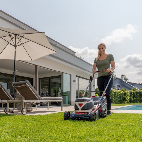 Kosiarka akumulatorowa AL-KO 42.2 Li Comfort zestaw